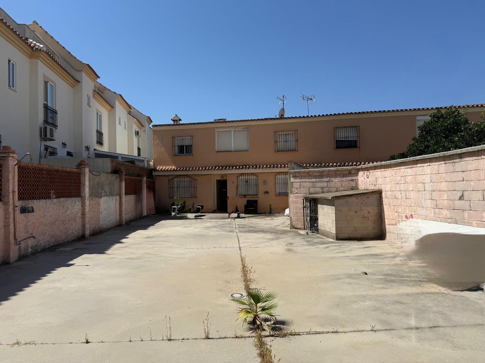 Exterior view of House or chalet for sale in Algeciras  with Private garden