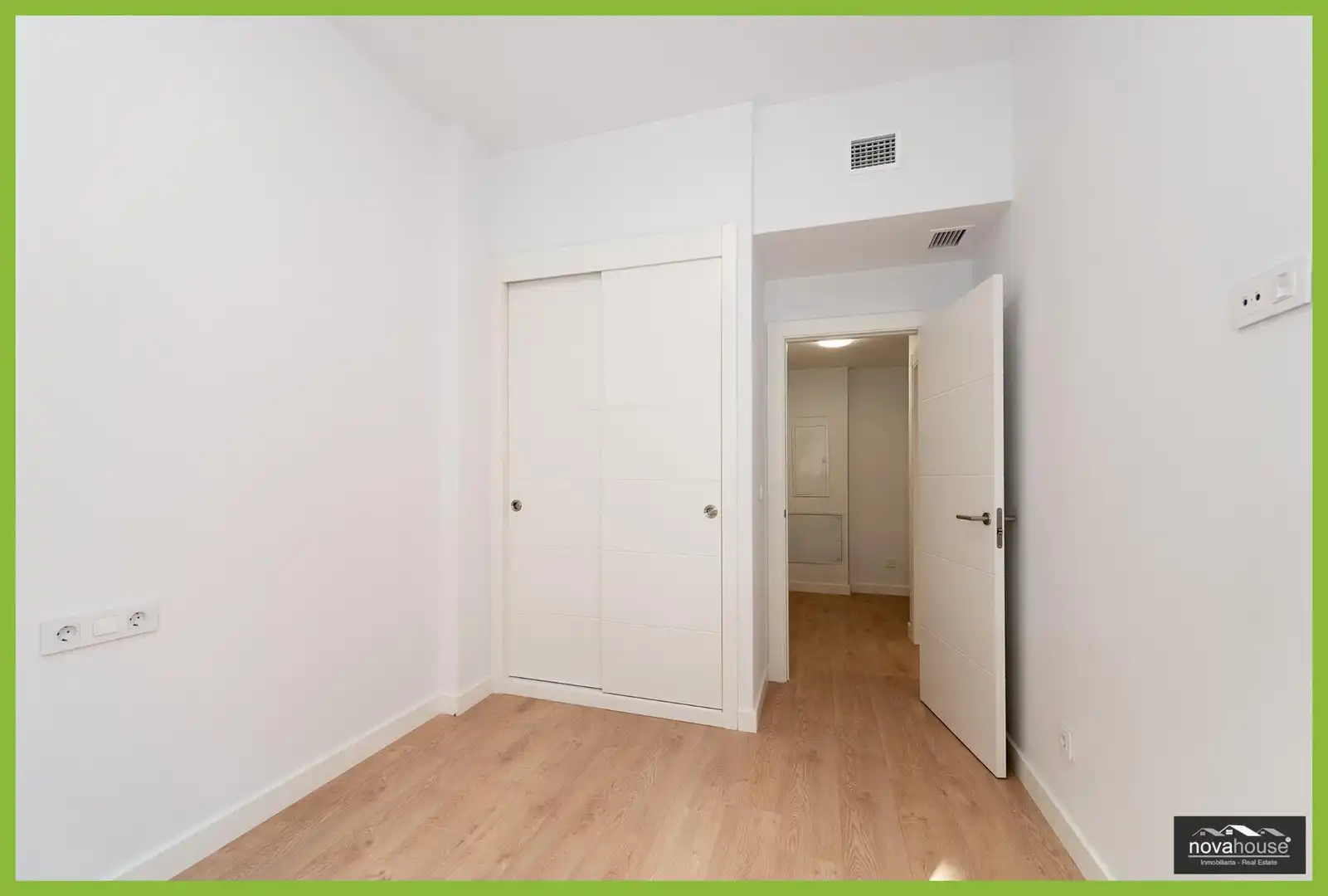 Habitación de Piso en venta en Málaga con Aire acondicionado y Calefacción