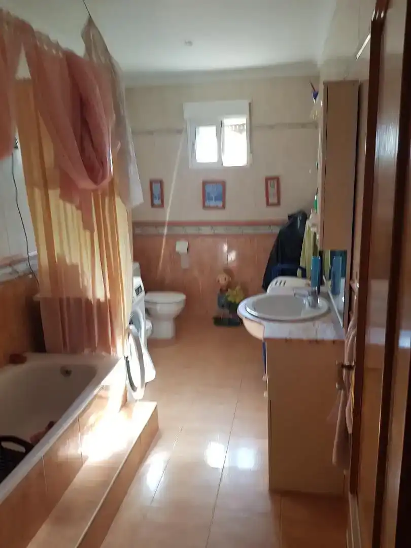 Bany de Casa o xalet en venda en Elche / Elx amb Aire condicionat i Piscina