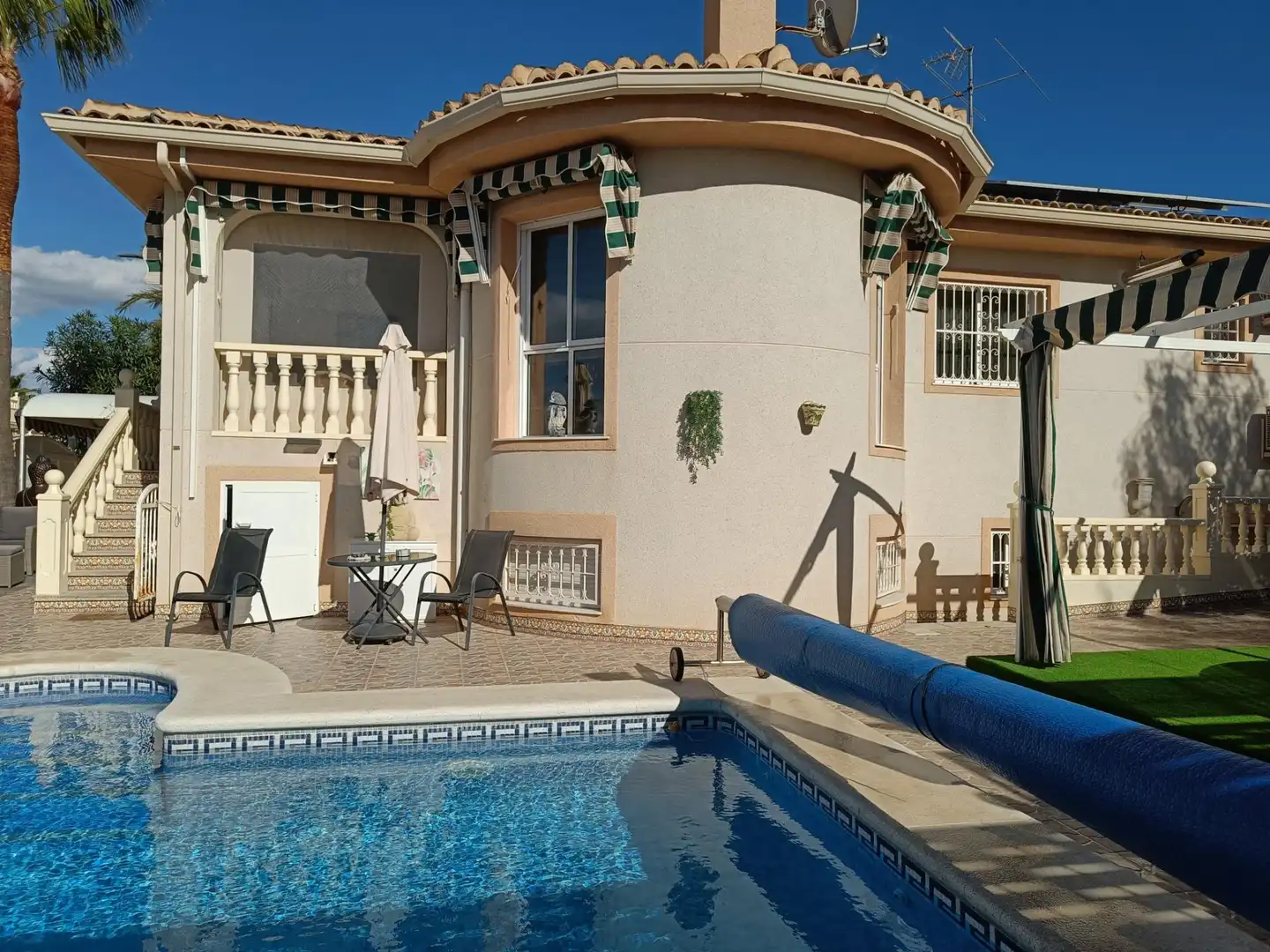 Vista exterior de Casa o xalet en venda en Benijófar amb Aire condicionat, Calefacció i Jardí privat