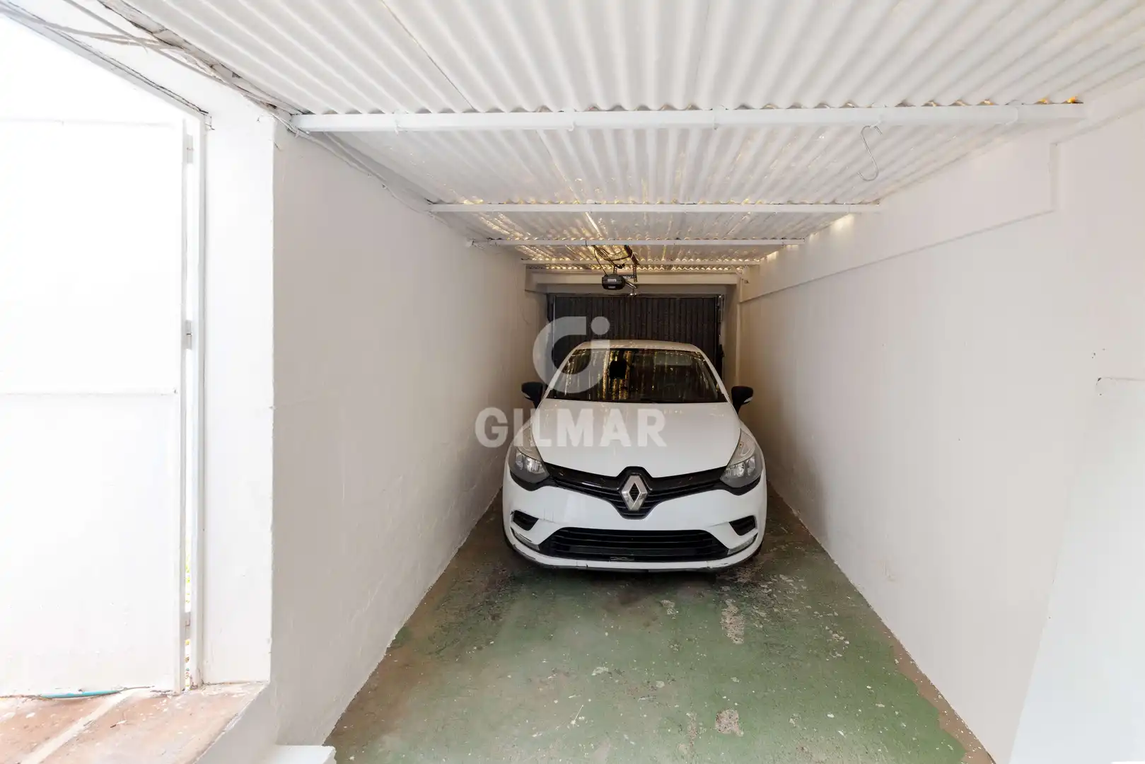 Aparcament de Casa o xalet en venda en Marbella amb Jardí privat i Piscina