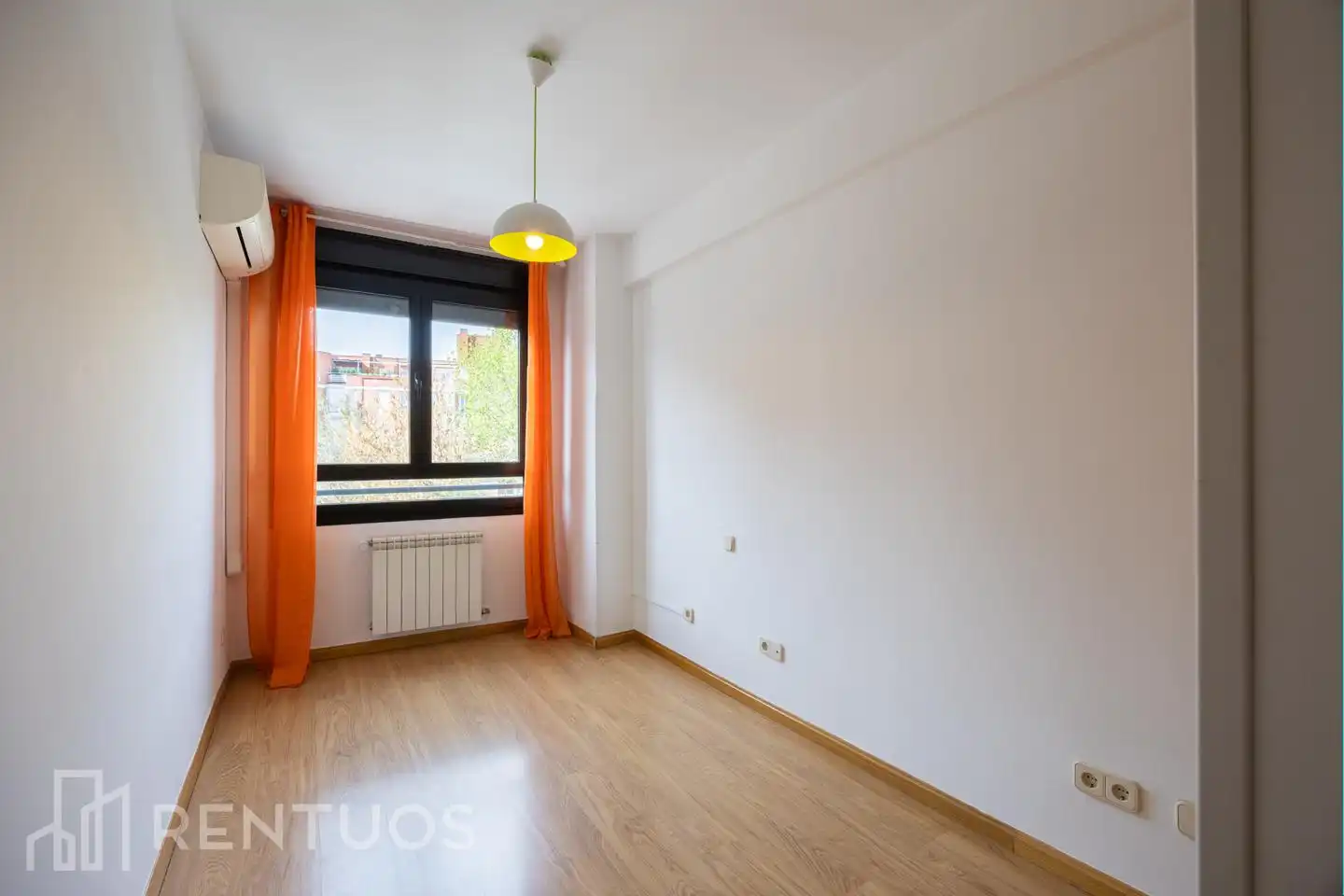 Habitación de Dúplex de alquiler en Madrid con Aire acondicionado, Calefacción y Terraza