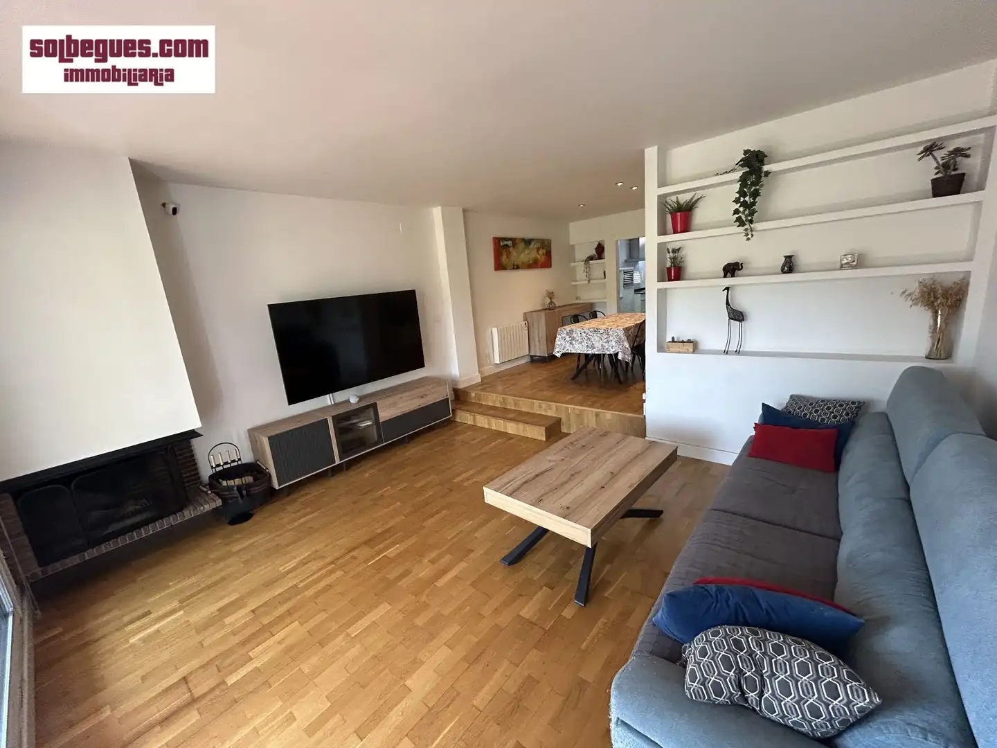 Sala d'estar de Casa adosada en venda en Begues amb Aire condicionat, Calefacció i Jardí privat