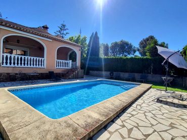 Xalet amb piscina en venda a Calle EUCALIPTUS 2