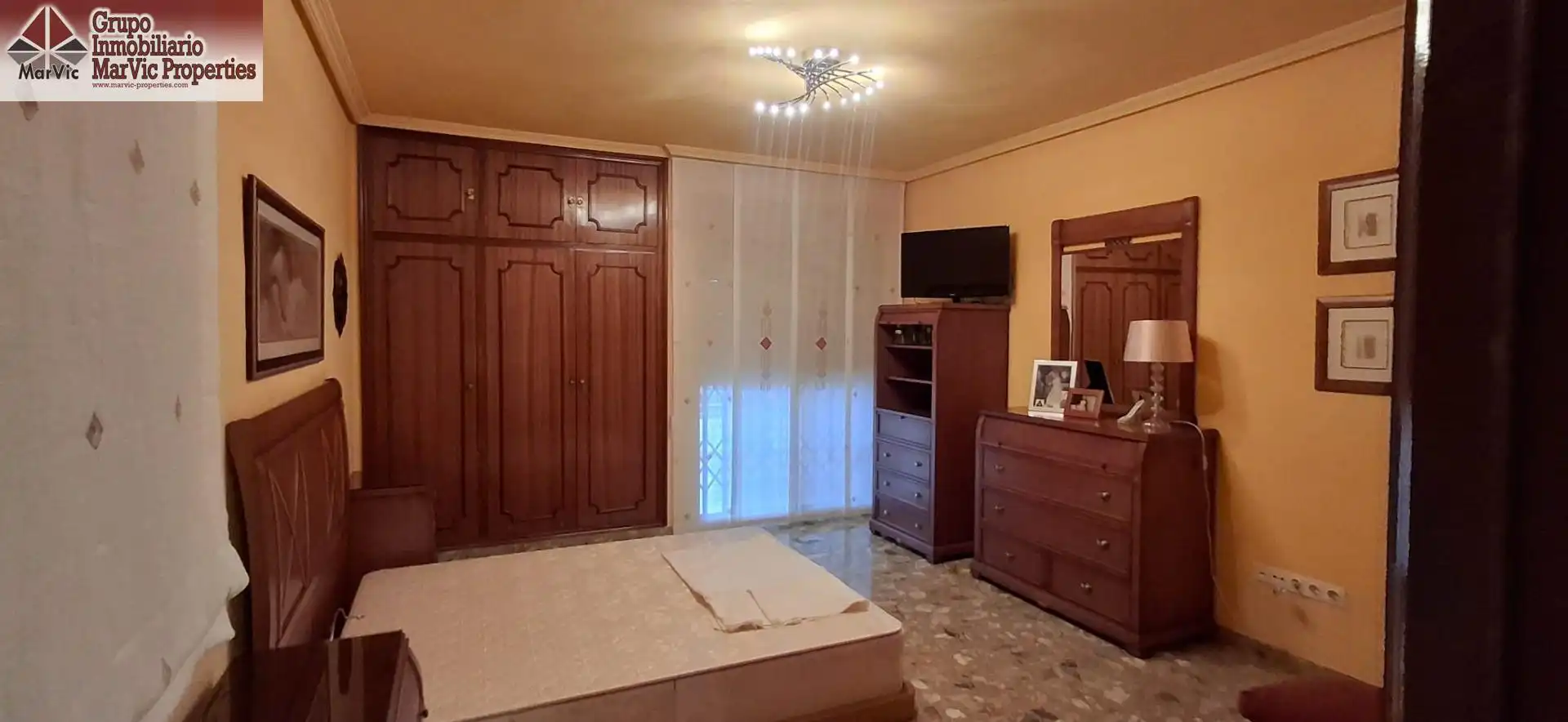 Dormitori de Casa o xalet en venda en Benidorm amb Aire condicionat, Jardí privat i Terrassa