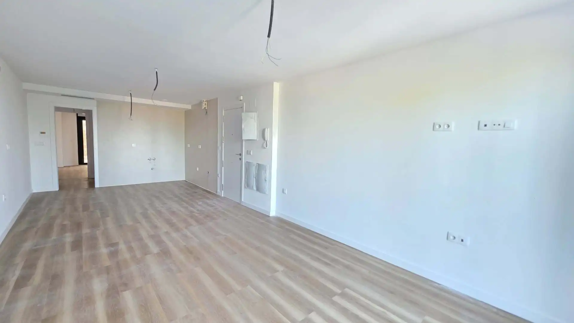 Piso con terraza en venta en Calle Juanito Valderrama, imagen 2
