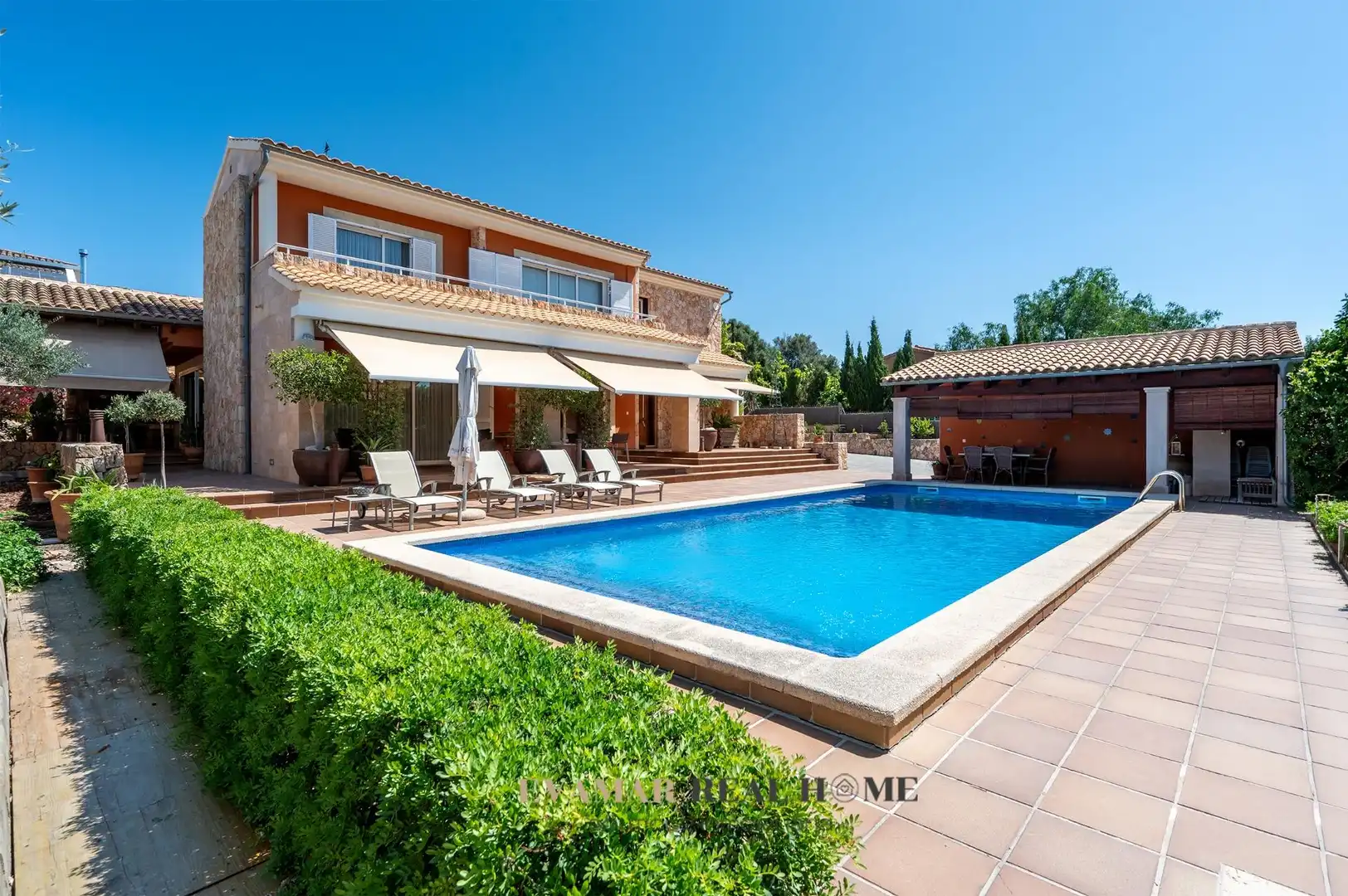 Vista exterior de Casa o xalet en venda en Marratxí amb Aire condicionat, Calefacció i Jardí privat