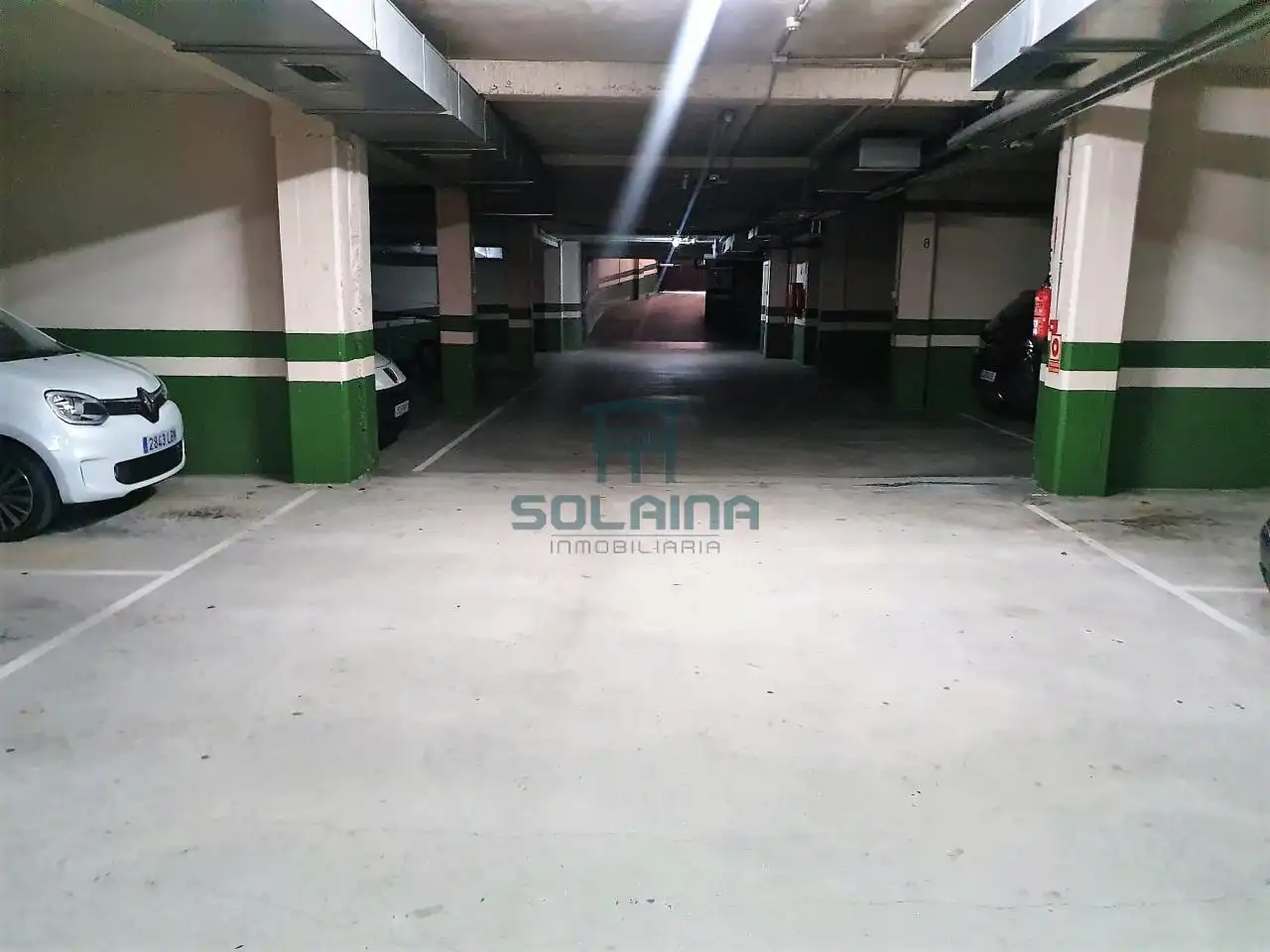 Aparcament de Apartament de lloguer en Ourense Capital  amb Calefacció, Traster i Moblat
