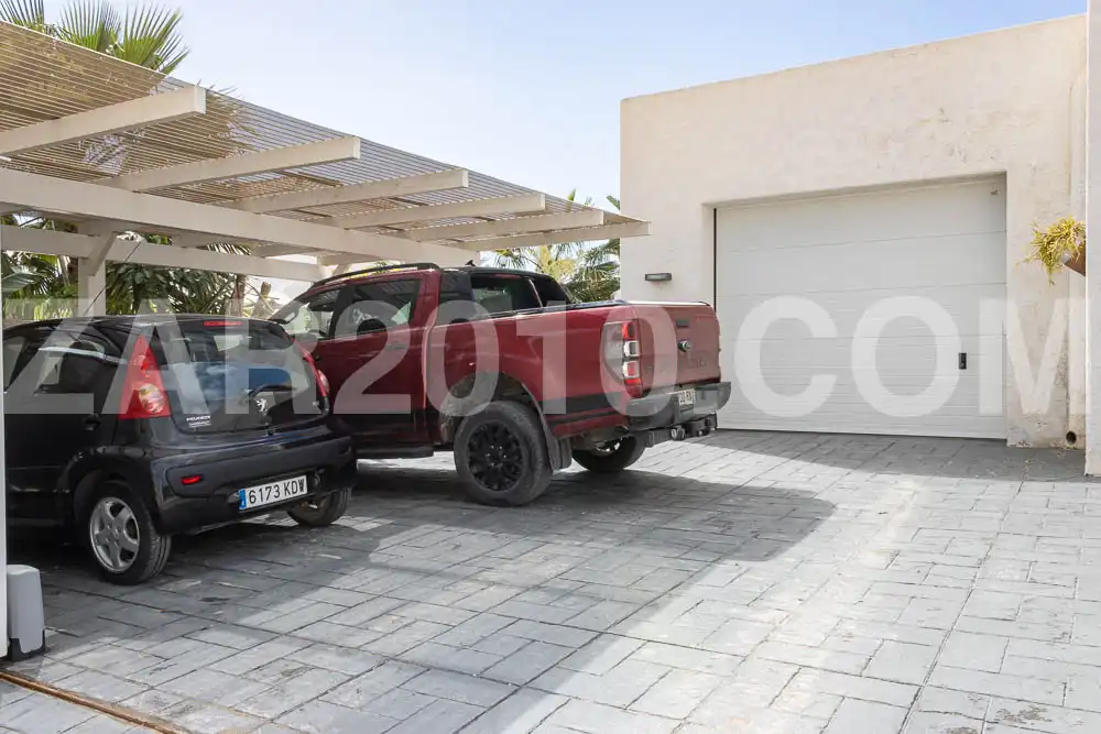 Aparcament de Casa o xalet en venda en Cuevas del Almanzora amb Calefacció, Jardí privat i Terrassa