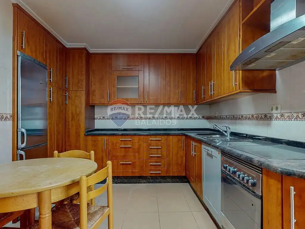 Kitchen of Flat for sale in Vigo   with Heating, Parquet flooring and Terrace