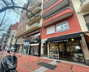 Vista exterior de Local en venda en  Madrid Capital