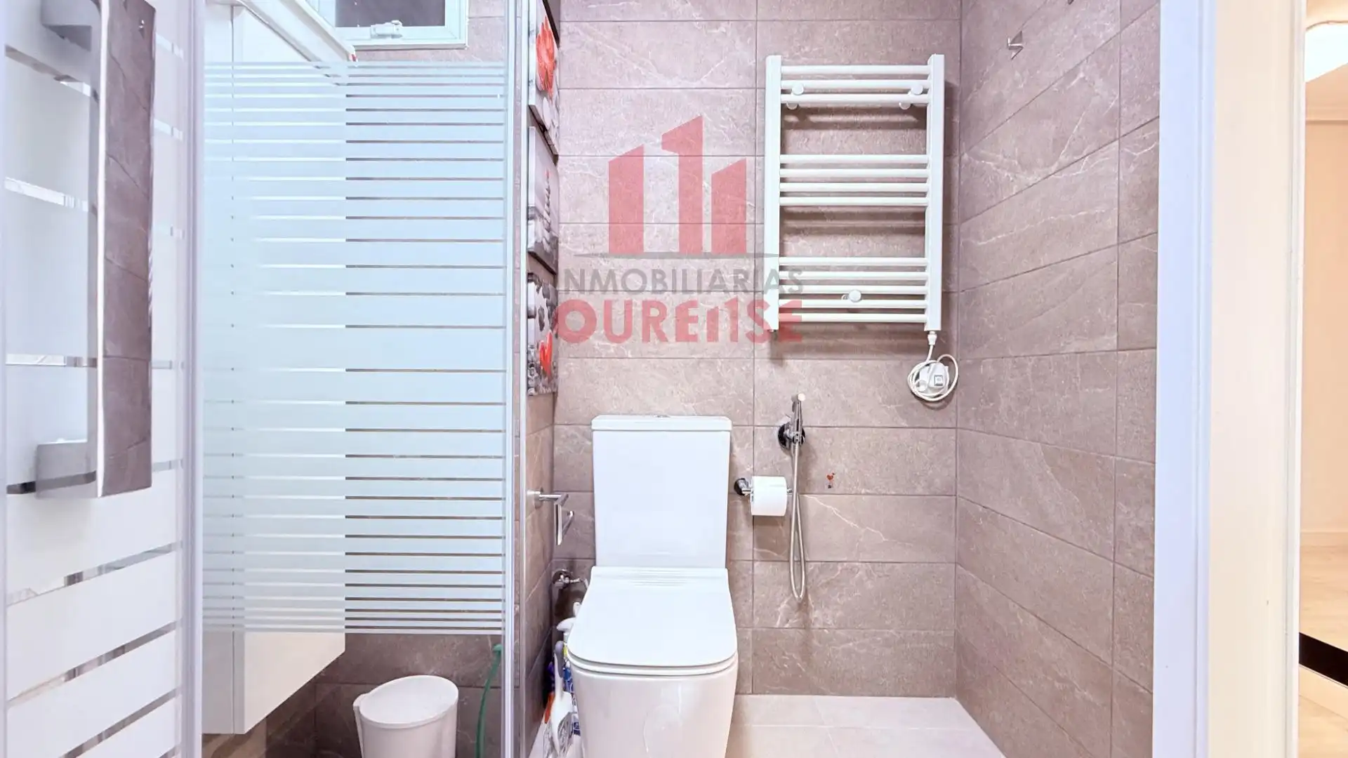 Bathroom of Flat for sale in Ourense Capital   with Heating, Storage room and Furnished