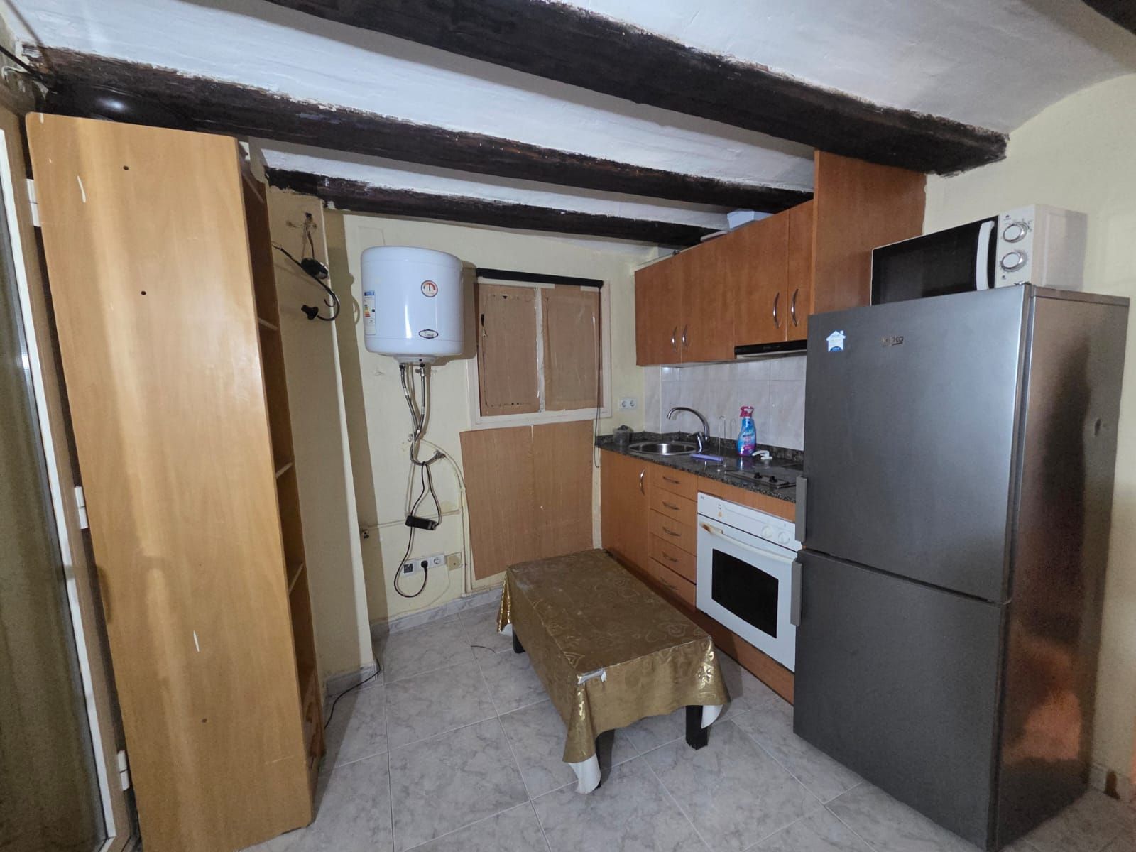 Kitchen of Apartment for sale in  Lleida Capital  with Air Conditioner, Furnished and Oven