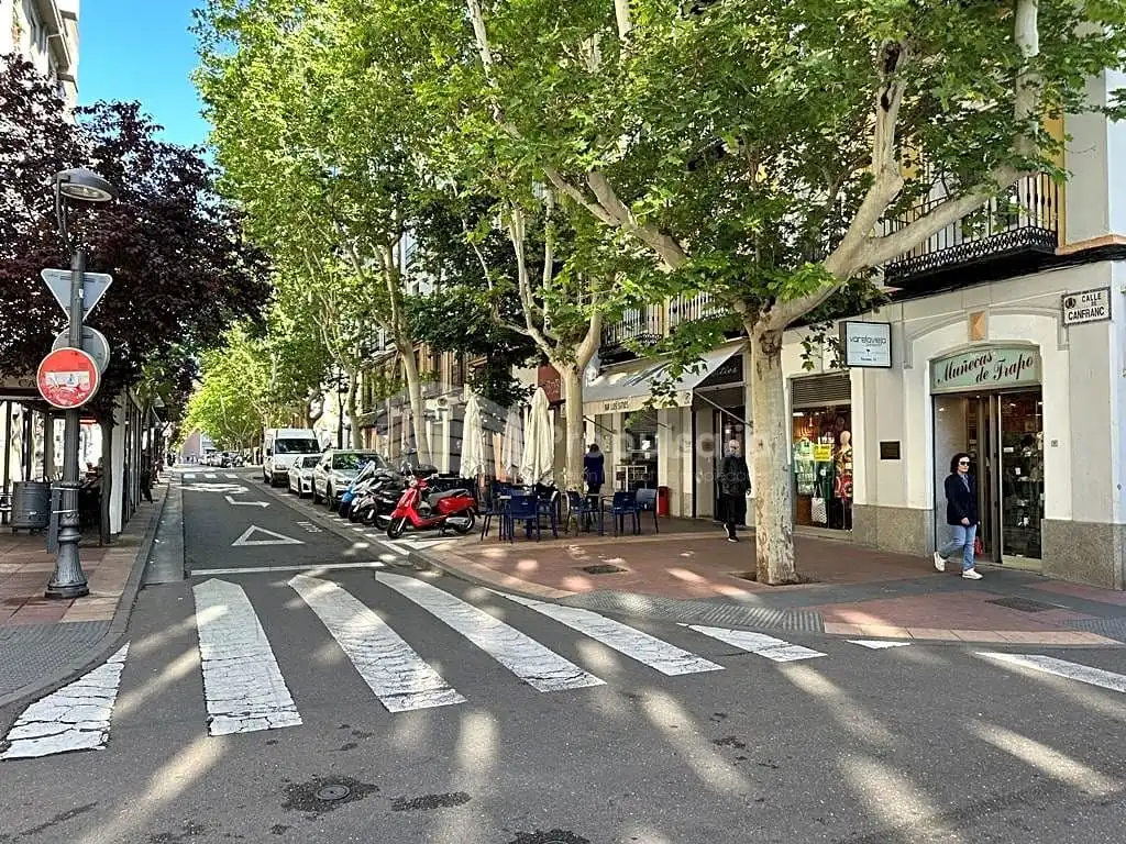 Office for rent in Canfranc, Casetas - Villarrapa