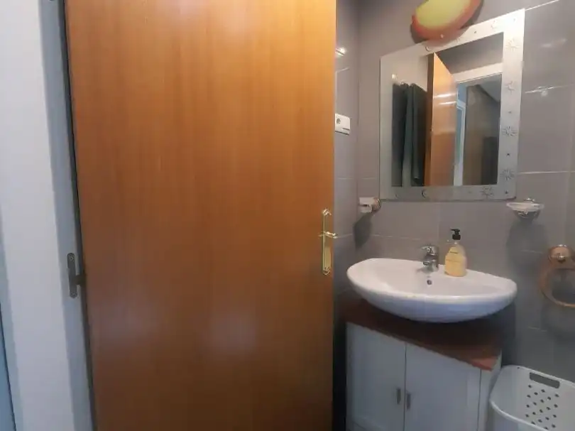 Badezimmer von Wohnung zur Miete in Loiola
