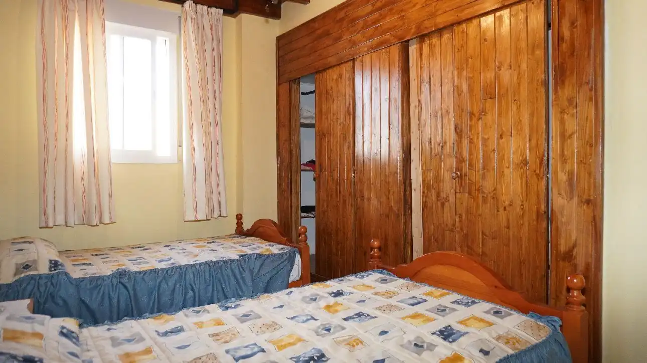 Habitación de Finca rústica en venta en Motril con Terraza, Piscina y Amueblado