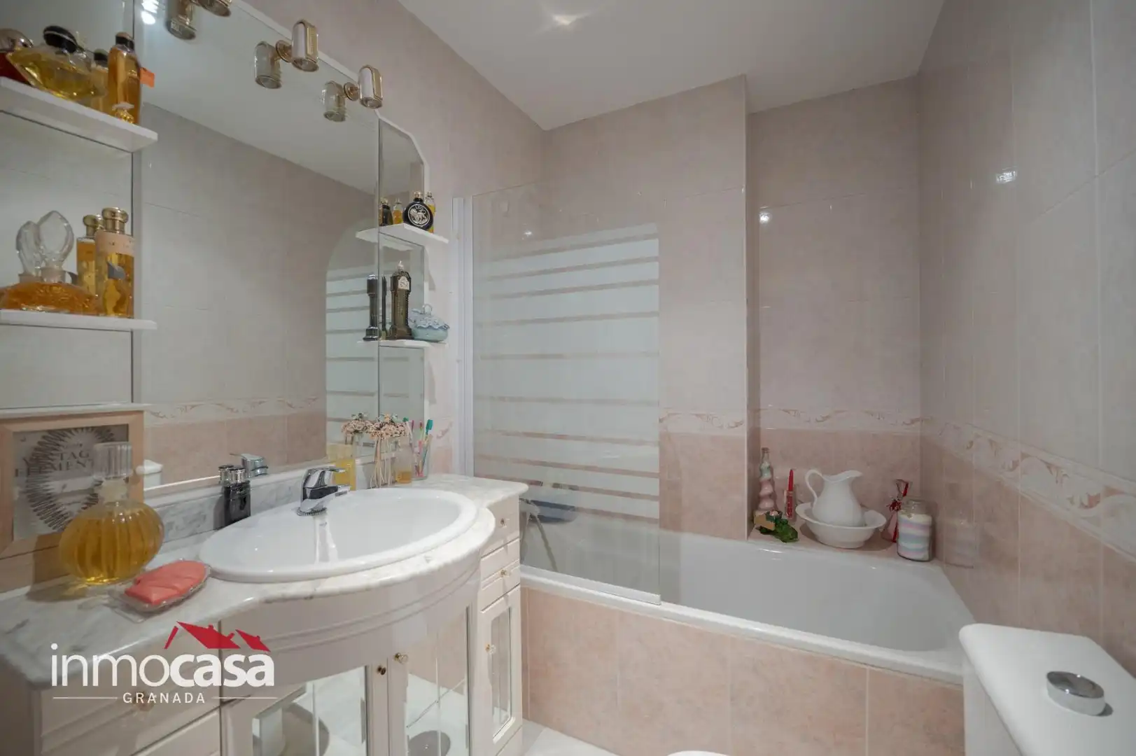 Bathroom of Houses for sale in Maracena, Granada