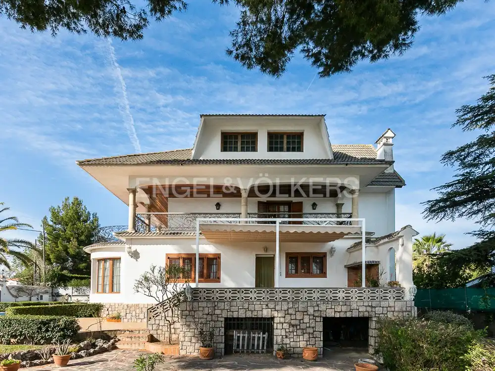 Vista exterior de Casa o chalet en venta en Paterna con Calefacción, Jardín privado y Parquet
