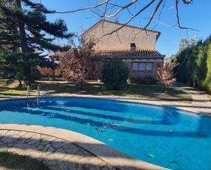 Piscina de Casa o xalet en venda en Santa Susanna amb Aire condicionat, Jardí privat i Terrassa