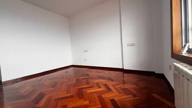 Piso en venta en A Coruña Capital  con Calefacción, Parquet y Trastero