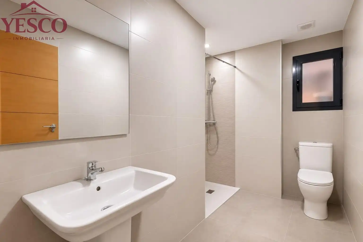 Badezimmer von Wohnung zum Verkauf in Churriana de la Vega mit Klimaanlage