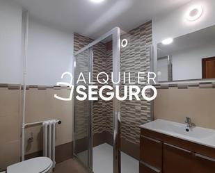 Bathroom of Flat to rent in  Madrid Capital  with Air Conditioner, Heating and Terrace