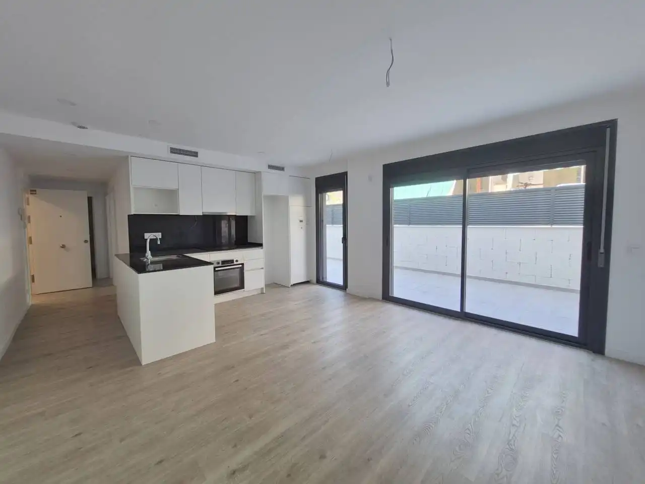 Cuina de Apartament en venda en Cubelles amb Aire condicionat, Terrassa i Traster