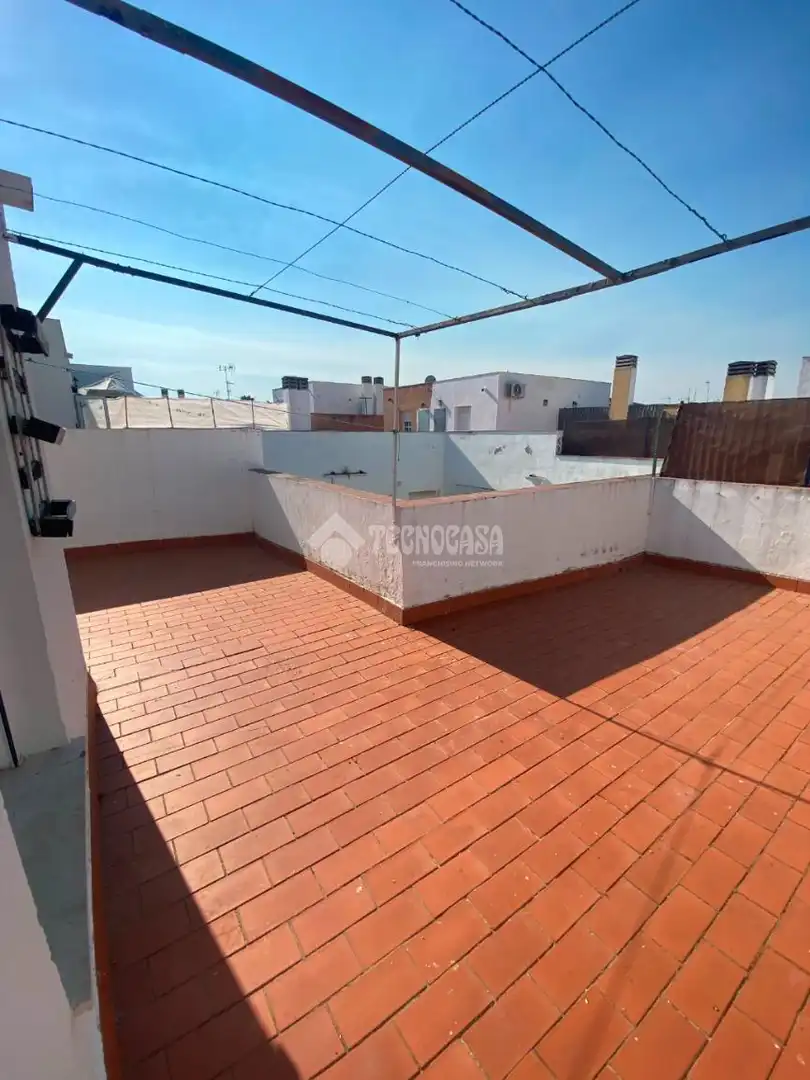 Terrassa de Pis en venda en Sanlúcar la Mayor amb Terrassa