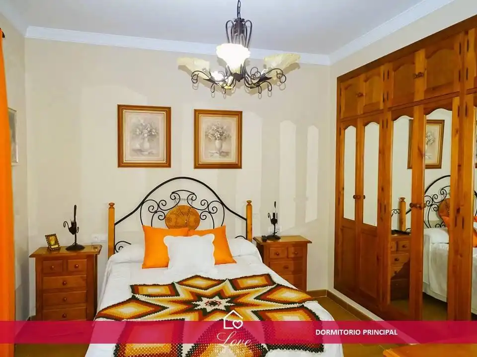Bedroom of Houses for sale in Chiclana de la Frontera  with Air Conditioner, Heating and Private garden