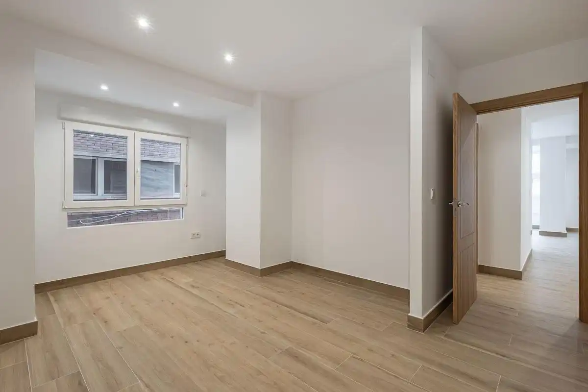 Flat for rent in Granada  with Heating