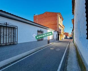 Vista exterior de Casa adosada en venda en Burujón amb Aire condicionat