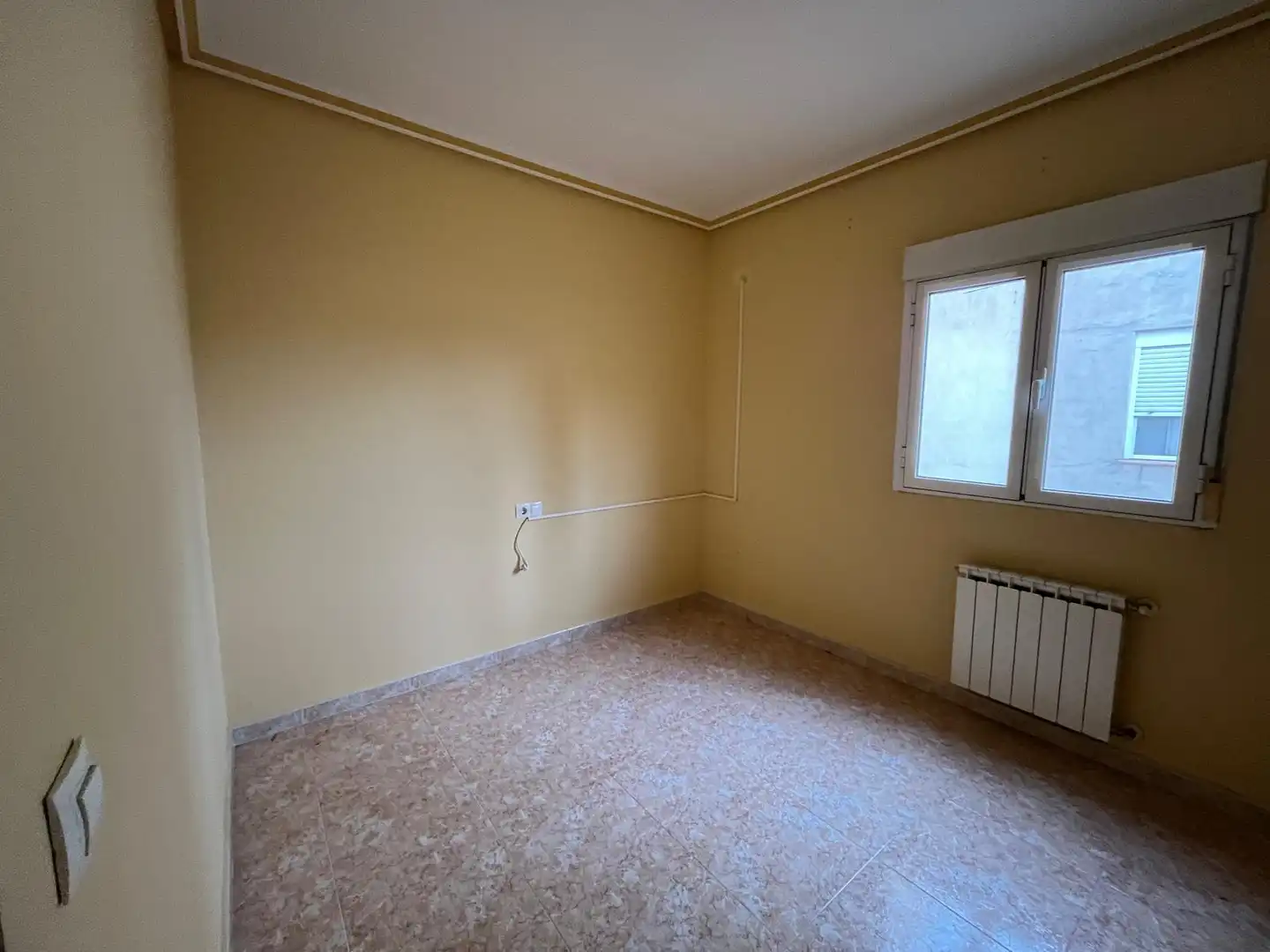 Habitación de Casa adosada en venta en Argamasilla de Alba con Alarma