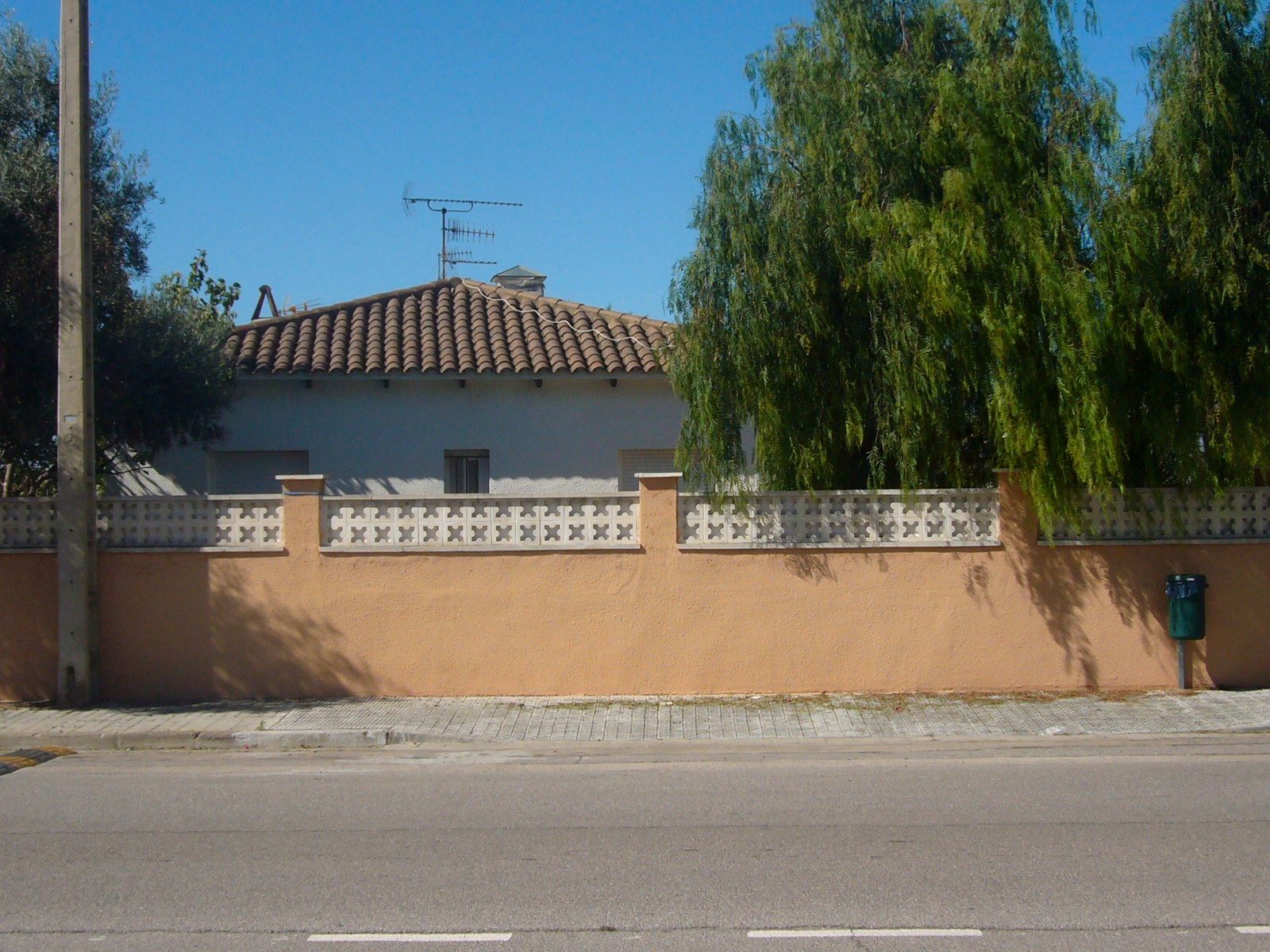 Exterior view of Single-family semi-detached for sale in Sant Pere de Ribes