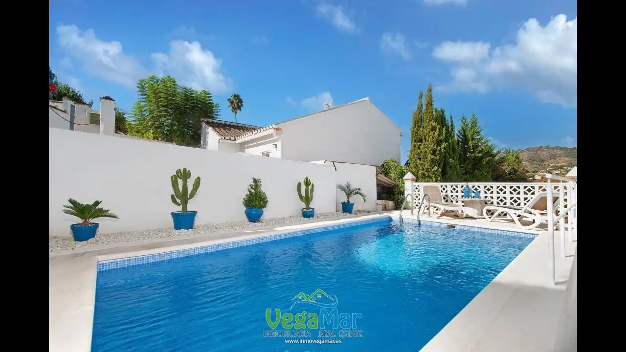 Casa o xalet en venda a Torre Vigia, La Herradura centro