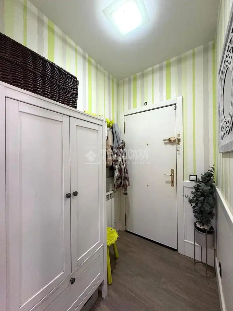 Flat for sale in Parla  with Air Conditioner and Storage room