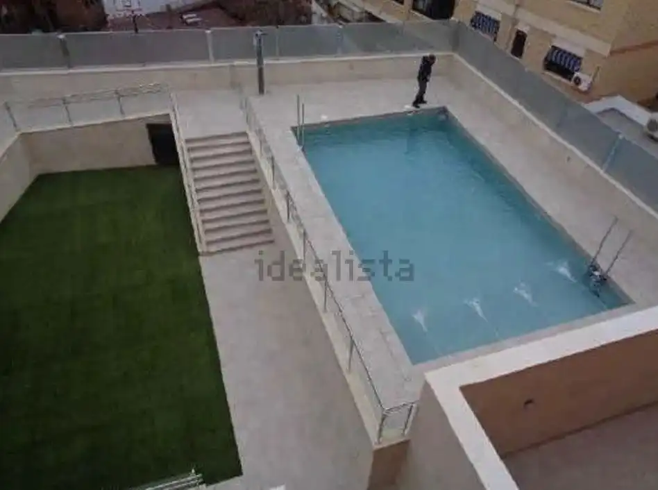 Piscina de Pis en venda en Ciudad Real amb Aire condicionat, Calefacció i Parquet