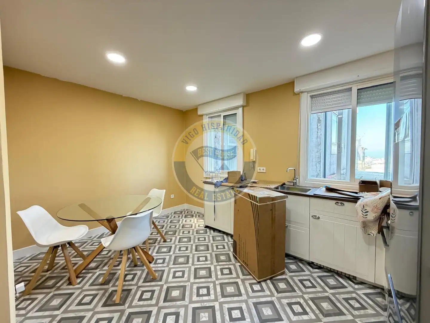 Piso de alquiler en Vigo  con Calefacción, Parquet y Amueblado