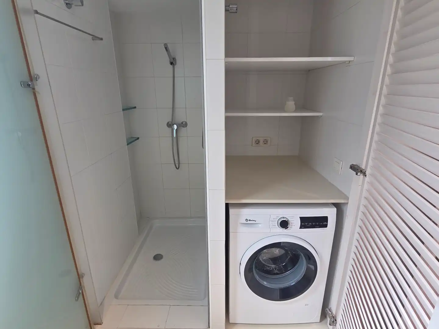 Bathroom of Attic for rent in Barcelona  with Air Conditioner, Heating and Parquet flooring