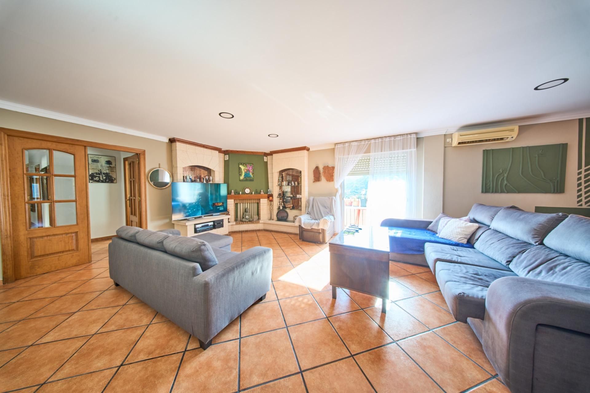 Wohnzimmer von Wohnung zum verkauf in Jete mit Privatgarten, Terrasse und Abstellraum