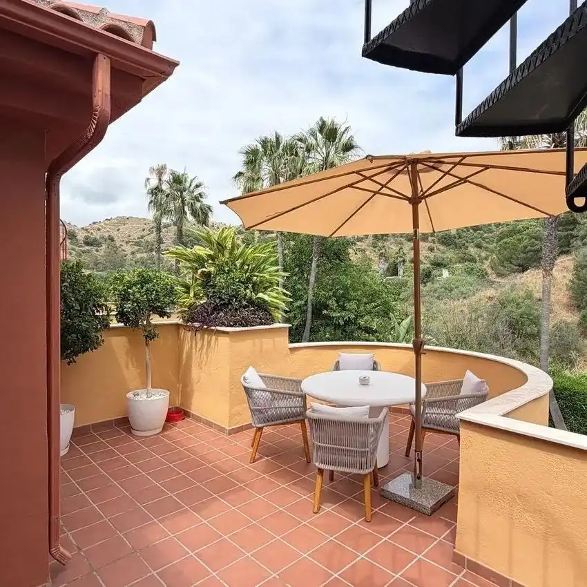 Terraza de Ático en venta en Marbella con Aire acondicionado, Calefacción y Jardín privado