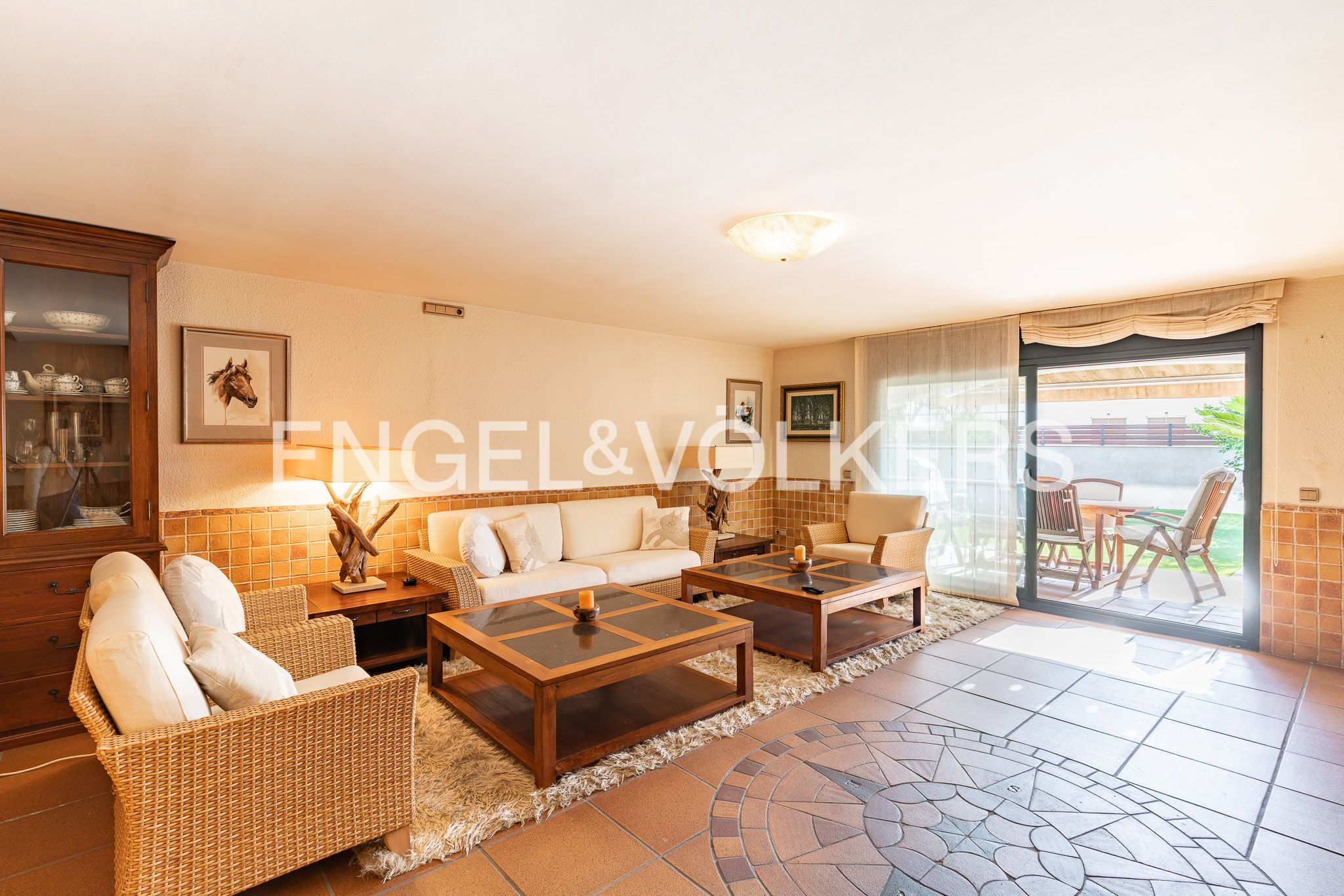 Sala de estar de Casa adosada en venta en Vilassar de Dalt con Aire acondicionado, Calefacción y Jardín privado