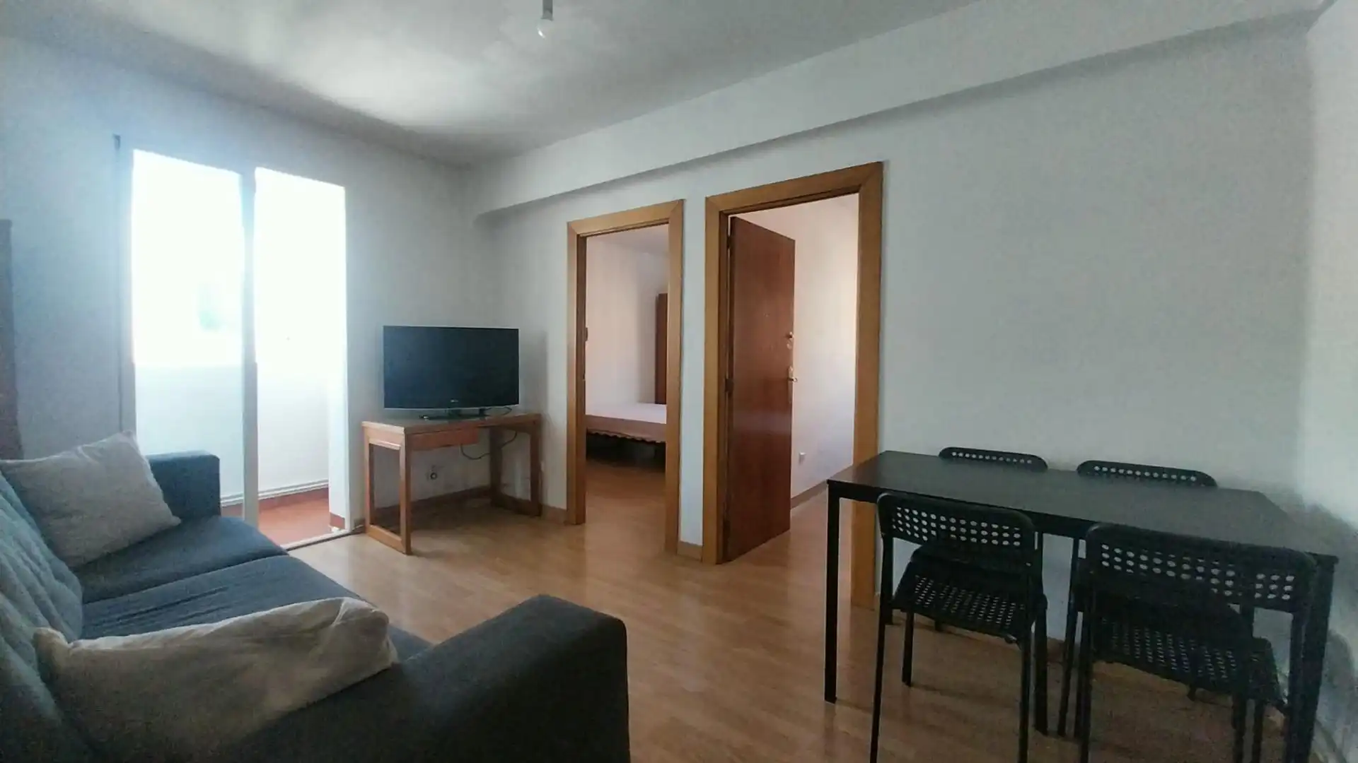 Sala d'estar de Pis en venda en Valladolid amb Calefacció i Moblat