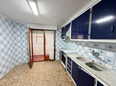 Wohnung mit Balkon zum Verkauf in Calle Hermano Martí