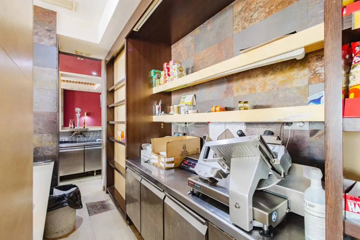 Cocina de Local en venta en Marbella con Calefacción