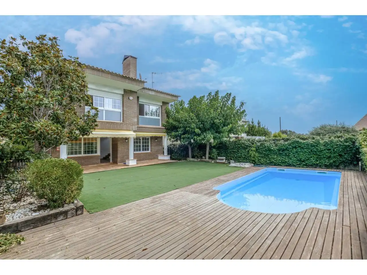 Vista exterior de Casa o chalet en venta en Matadepera con Calefacción, Jardín privado y Piscina