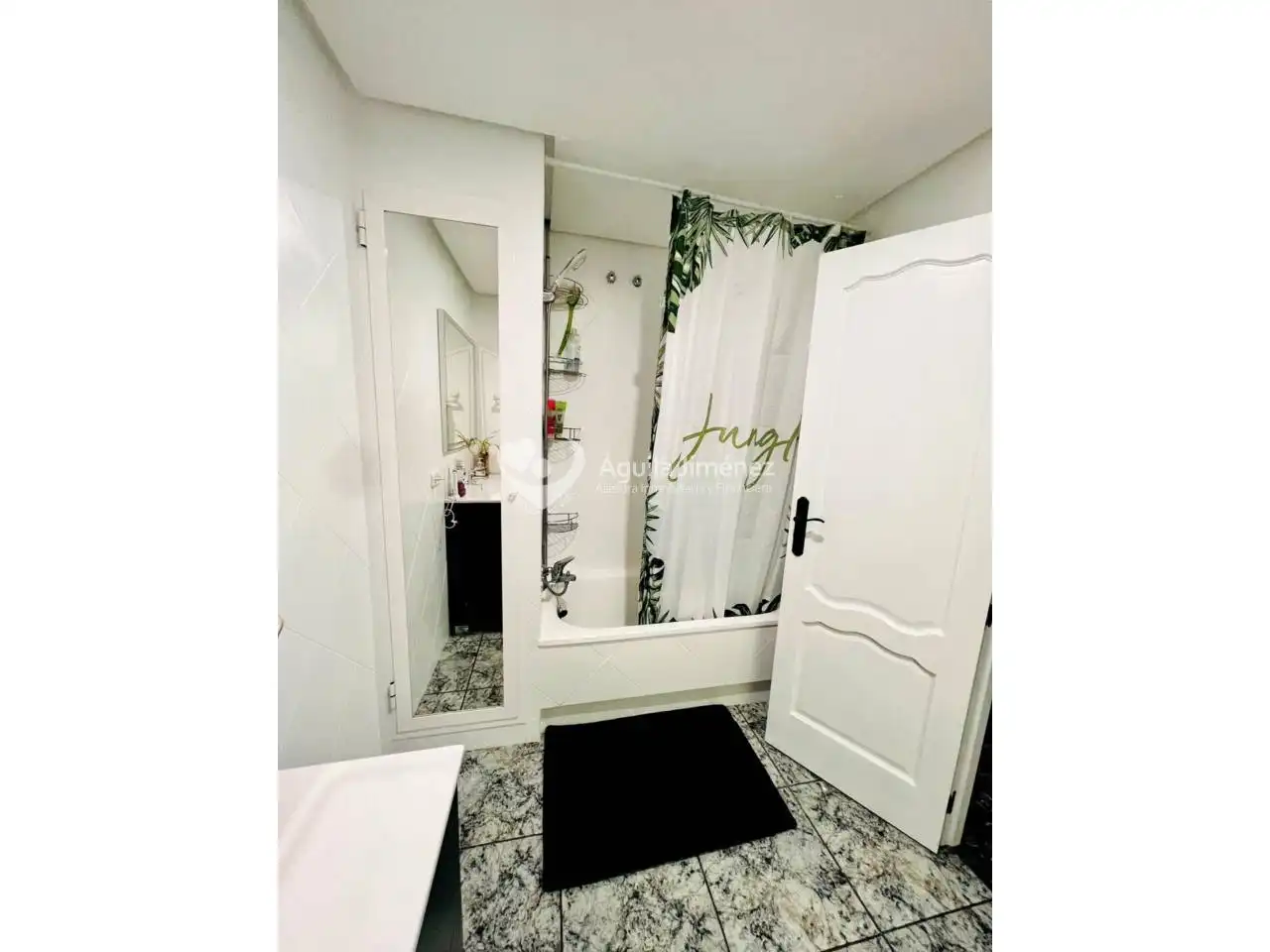 Baño de Piso en venta en Alcalá de Guadaira con Aire acondicionado, Calefacción y Terraza
