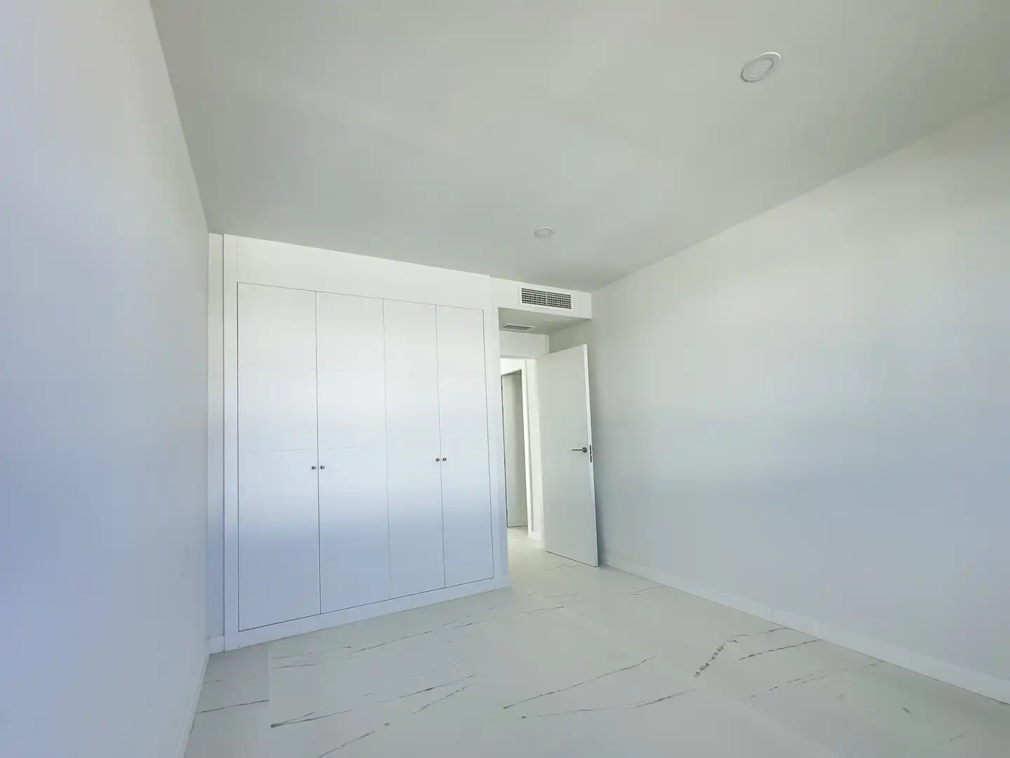 Habitación de Ático en venta en Casares con Terraza, Trastero y Piscina