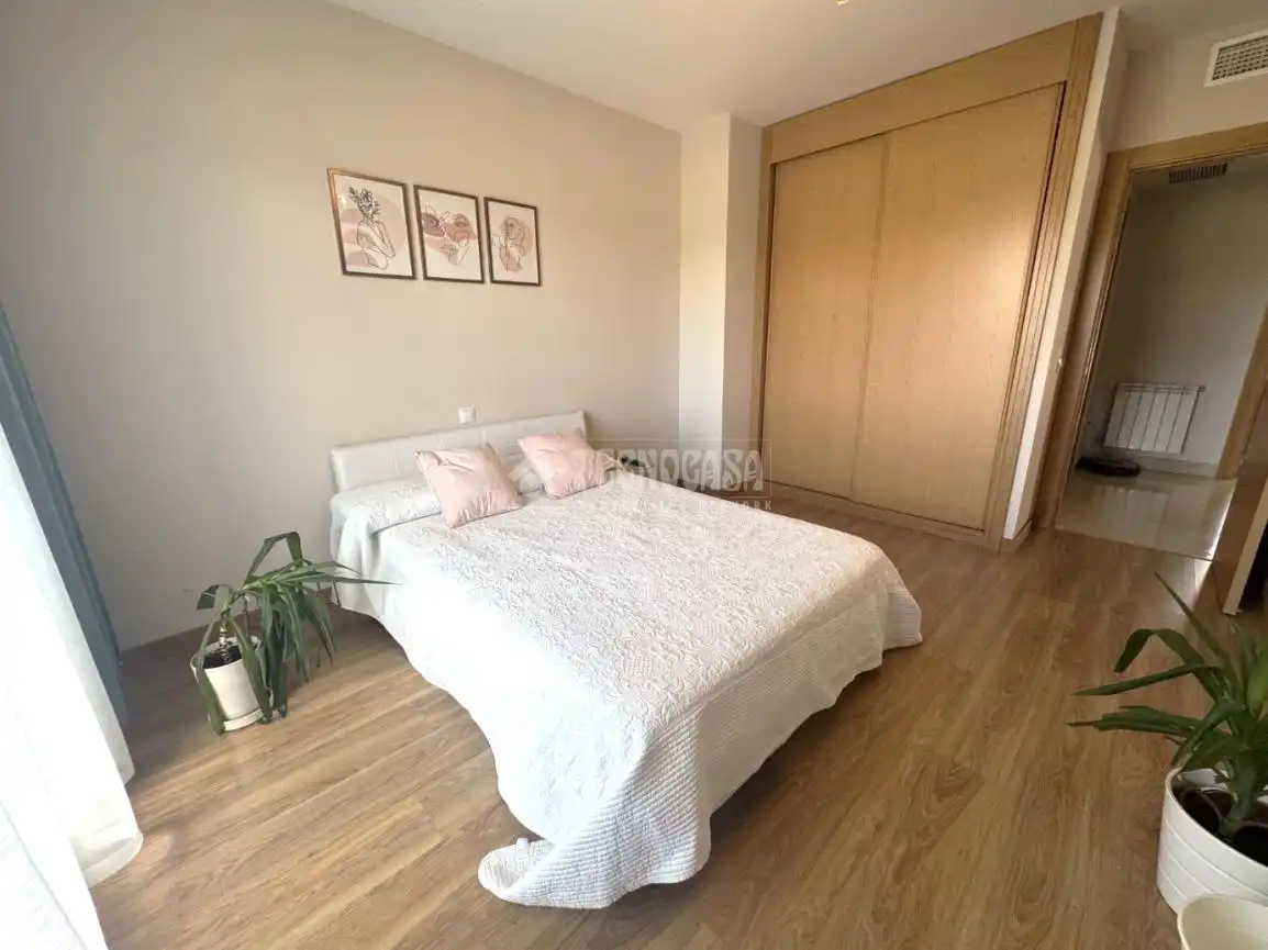 Bedroom of Detached homes for sale in Alcalá de Henares  with Air Conditioner, Terrace and Community pool