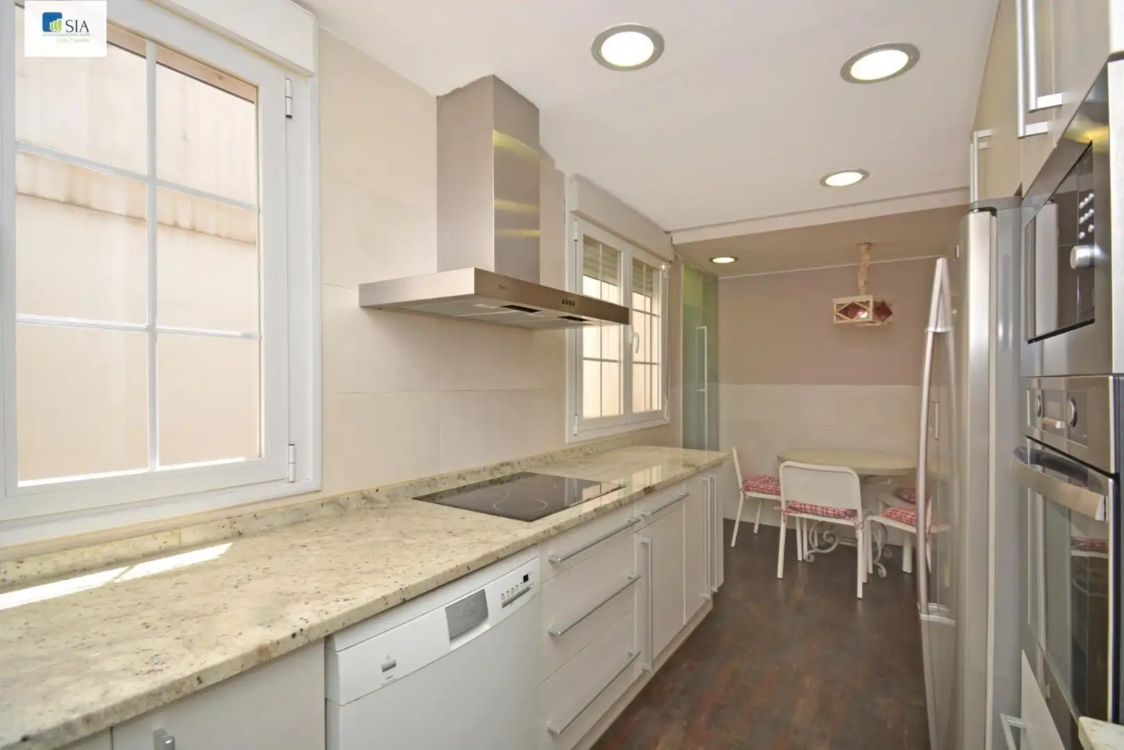 Cocina de Piso de alquiler en Zaragoza con Aire acondicionado, Calefacción y Amueblado