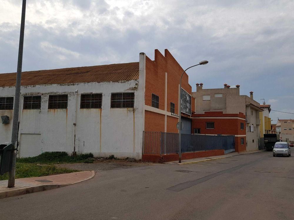 Vista exterior de Nau industrial en venda en La Vall d'Uixó